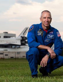 Veteran NASA Astronaut Feustel Named NYU Abu Dhabi Commencement Speaker